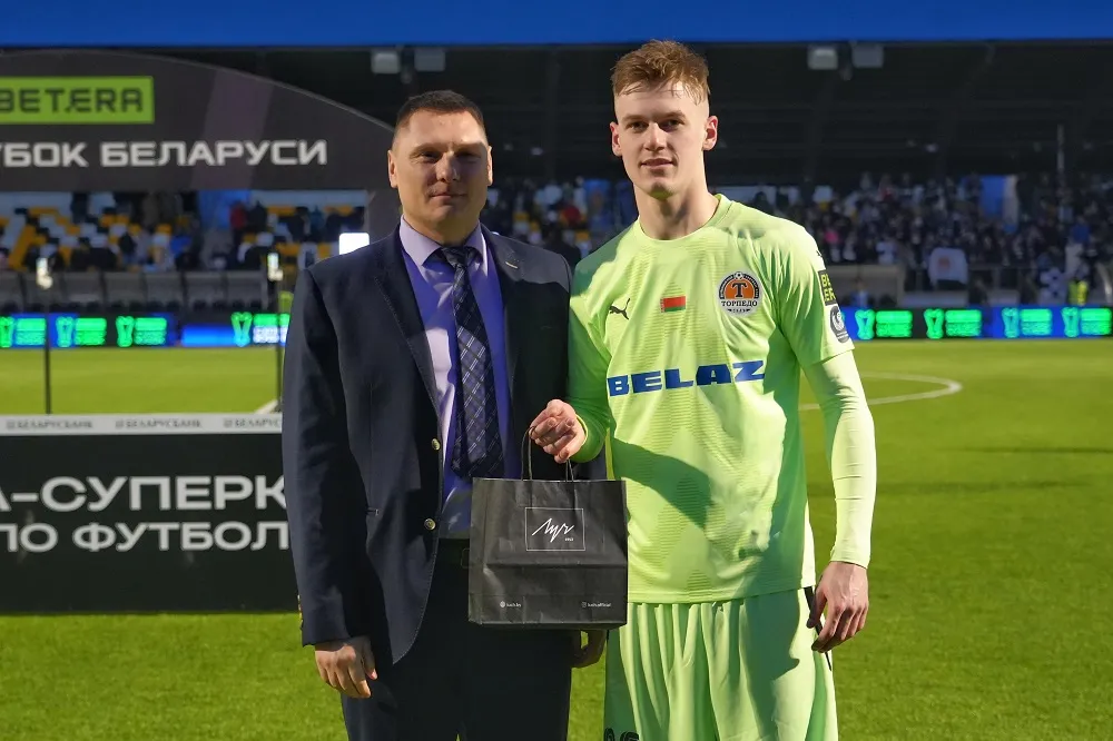 Юрасов – лучший игрок матча. Фото: АБФФ