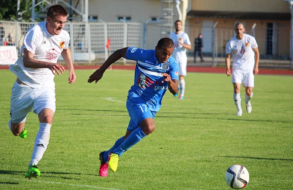 Алумона (№17) поиграл за многие клубы Беларуси, но затем вернулся в Россию. Фото: ФК «Тамбов»