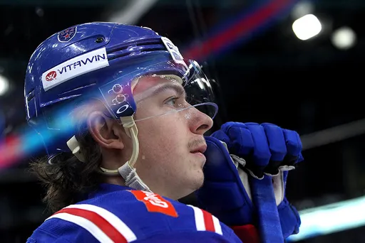 Гусев подписал контракт с «Вегасом»