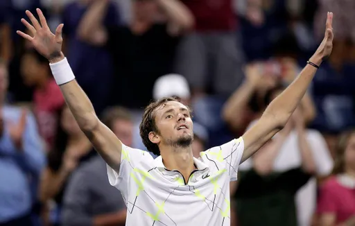Медведев вышел в четвертьфинал US Open