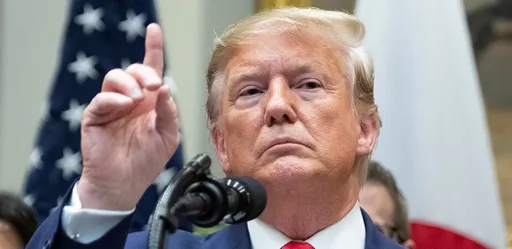 Трамп поздравил главу UFC Уайта с возобновлением турниров