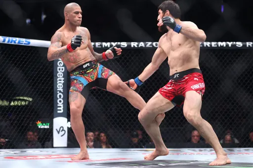 Анкалаев победил Перейру и стал чемпионом UFC в полутяжелом весе