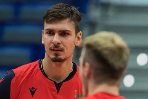 Белорусский диагональный Максим Шкредов перешел из МГТУ в «Париж Волей»