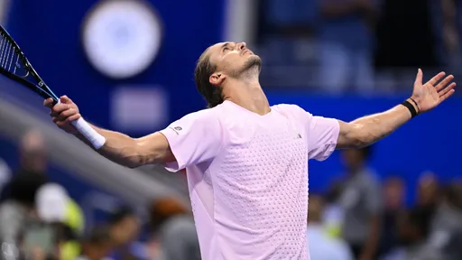 Александр Зверев победил Лоренцо Сонего на старте US Open — 2026
