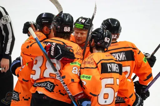 «Шахтер» на своем льду разгромил «Авиатор» в Экстралиге