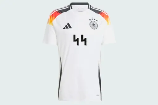 Adidas запретит №44 на форме сборной Германии из-за сходства с эмблемой СС