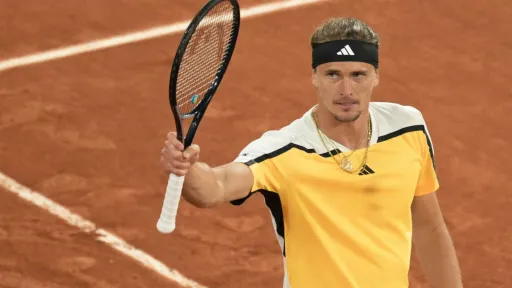 Зверев проиграл Мюллеру во втором круге турнира ATP-500 в Гамбурге