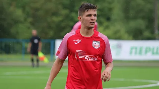 Юрий Ловец продолжит выступать за дзержинский «Арсенал»