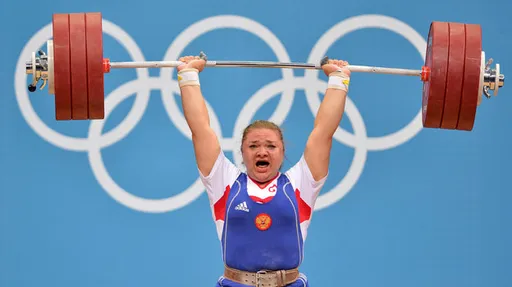 Российскую тяжелоатлетку Каширину лишили званий чемпионки мира и Европы