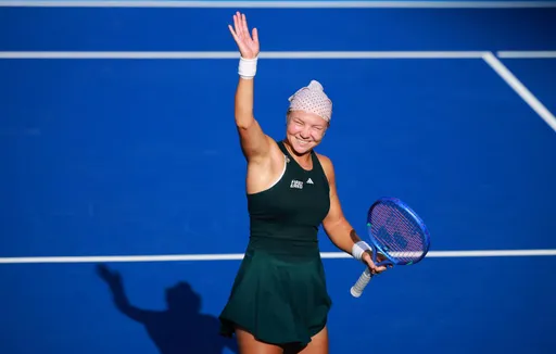 Шнайдер одолела Шрамкову и пробилась в третий круг турнира WTA-1000 в Торонто