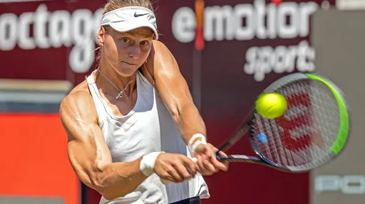 Самсонова вышла в четвертьфинал турнира в Страсбурге, одолев Фернандес