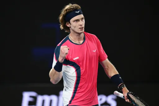 Рублев в двух сетах одолел Чжана на старте ATP-500 в Роттердаме