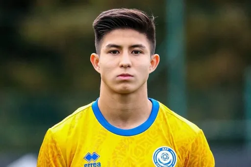 «Кайрат» объявил о переходе 16-летнего Дастана Сатпаева в «Челси»