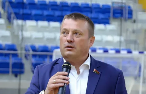Хоменко указал на короткую скамейку как главную проблему сборной