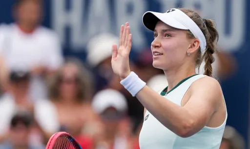 Рыбакина победила Осаку и пробилась в 1/2 финала турнира WTA-1000 в Торонто
