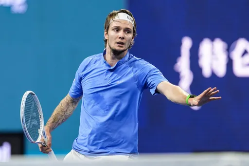 Александр Бублик вышел в четвертьфинал турнира ATP-250 в Гонконге