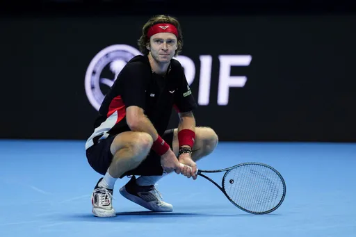 Рублёв обыграл Махача и вышел в полуфинал турнира ATP-500 в Барселоне