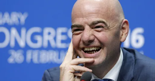 Платини призвал Инфантино уйти в отставку с поста президента ФИФА