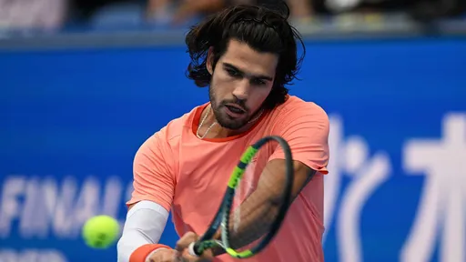 Алькарас обыграл Арнальди и вышел в 1/4 финала турнира ATP-500 в Токио