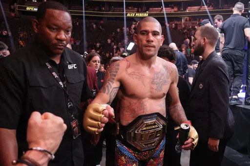 Перейра нокаутировал Анкалаева и вернул титул чемпиона UFC