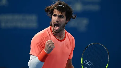 Алькарас обыграл Микельсена и вышел во второй круг турнира ATP-500 в Токио