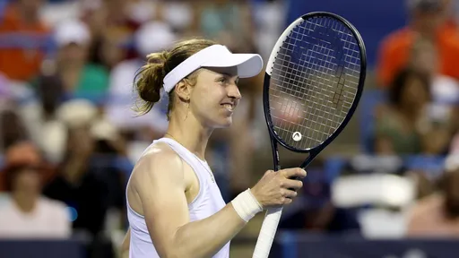 Самсонова вышла в 1/2 финала турнира в Гвадалахаре, победив Костюк