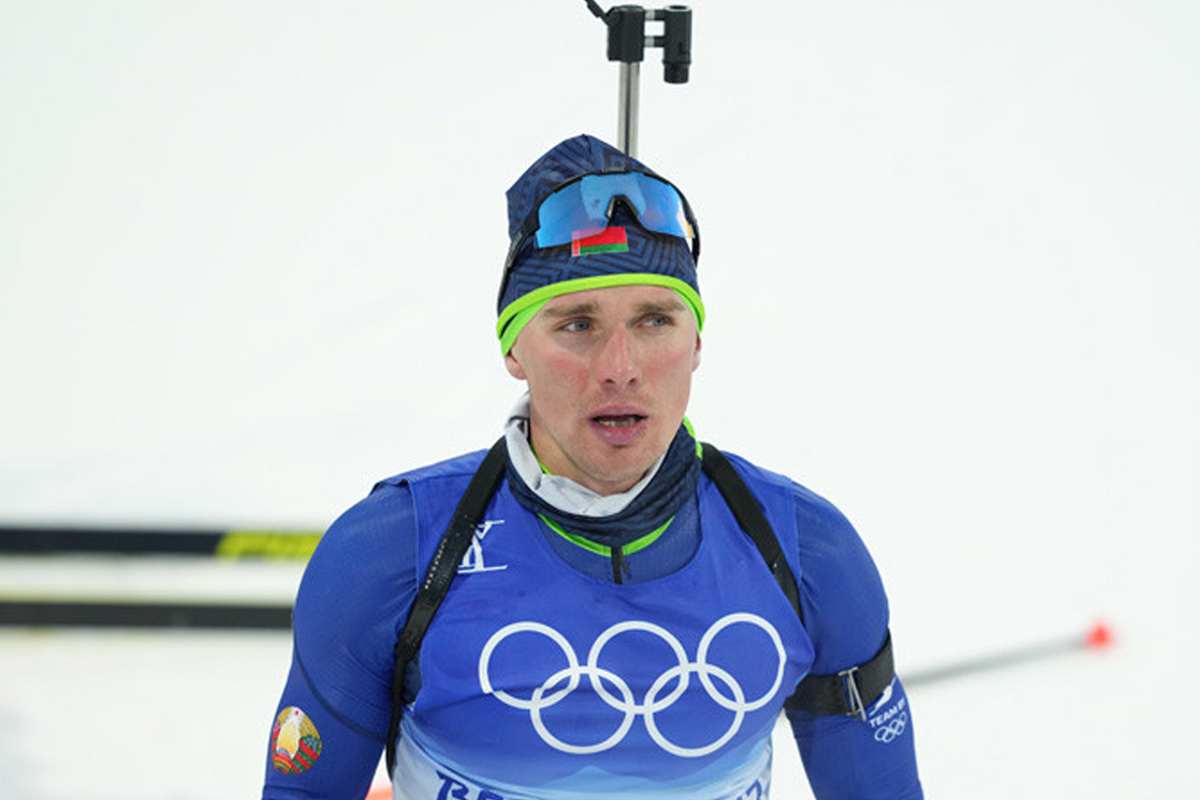 Антон Смольский выиграл масс-старт на третьем этапе Кубка Содружества