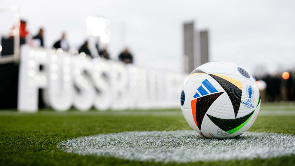 УЕФА представил официальный мяч чемпионата Европы 2024 года