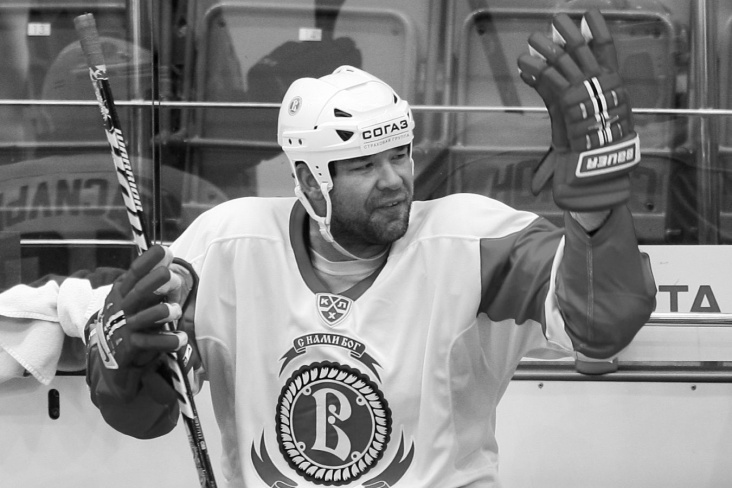 Экс-игрок КХЛ и НХЛ Крис Саймон покончил жизнь самоубийством