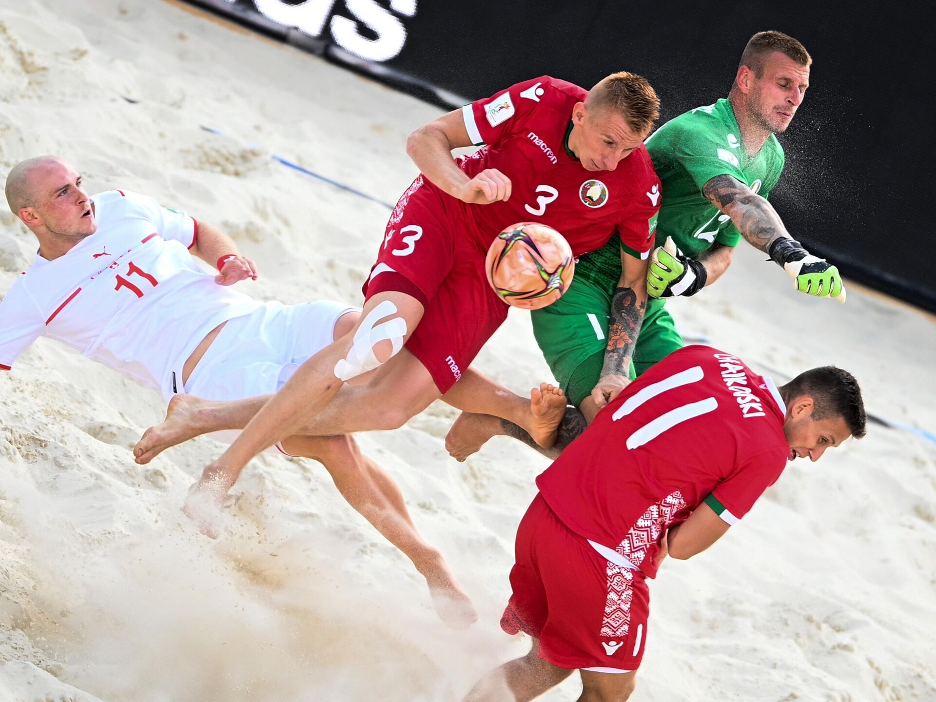 Сборная Беларуси проиграла Италии в полуфинале чемпионата мира по пляжному футболу