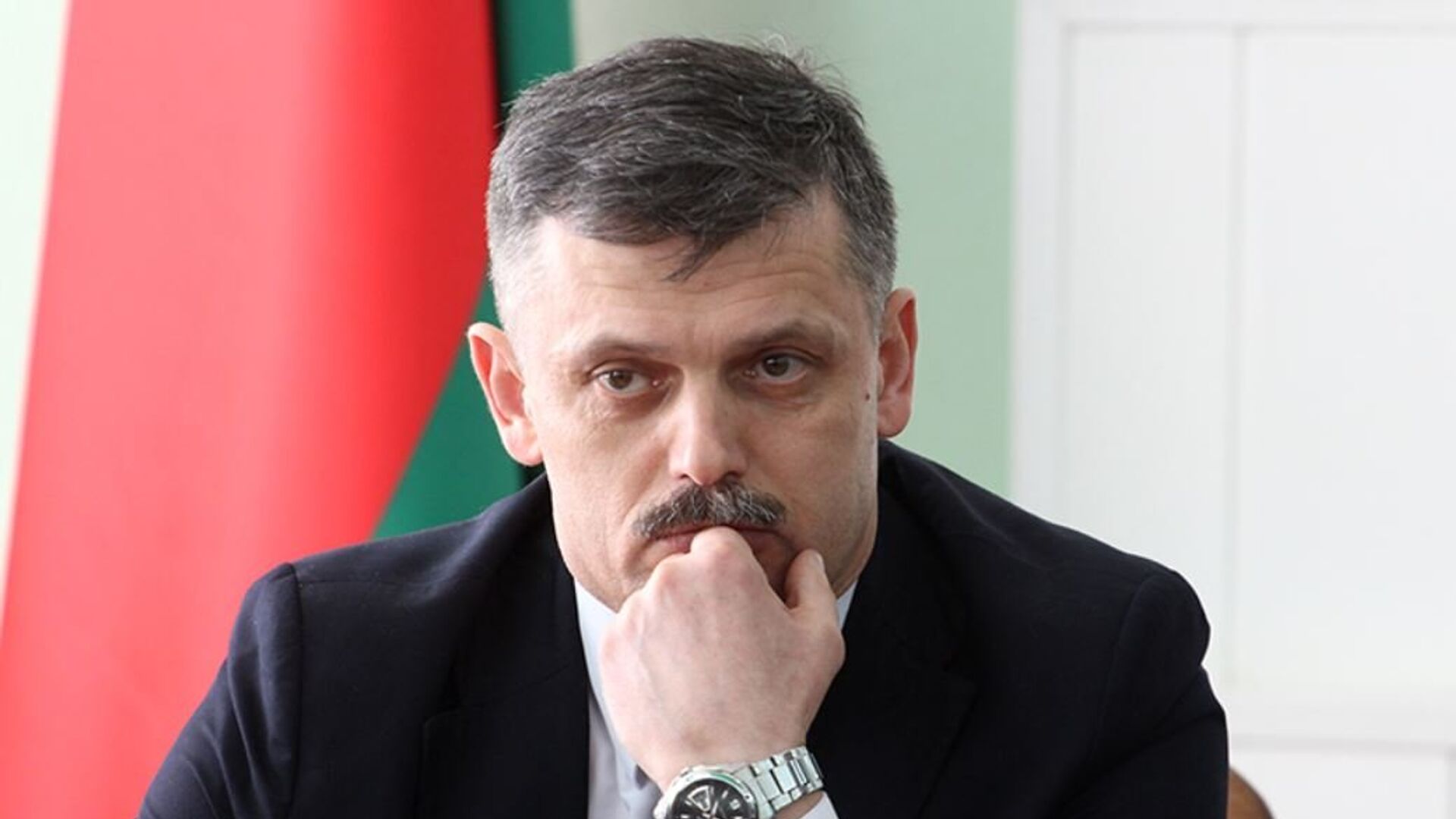 Министр спорта Беларуси считает, что МОК не может повлиять на ФИФА и УЕФА