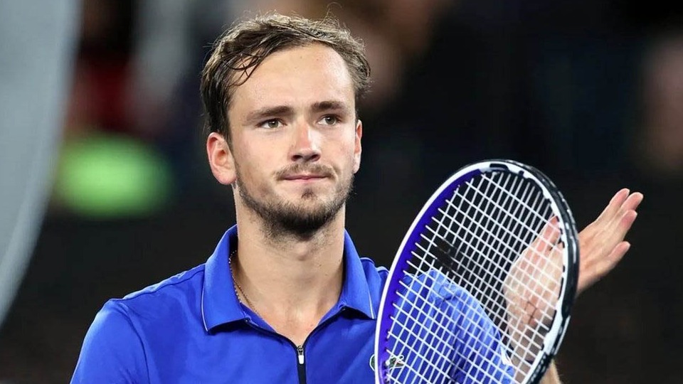 Медведев проиграл Синнеру в финале турнира ATP-500 в Пекине