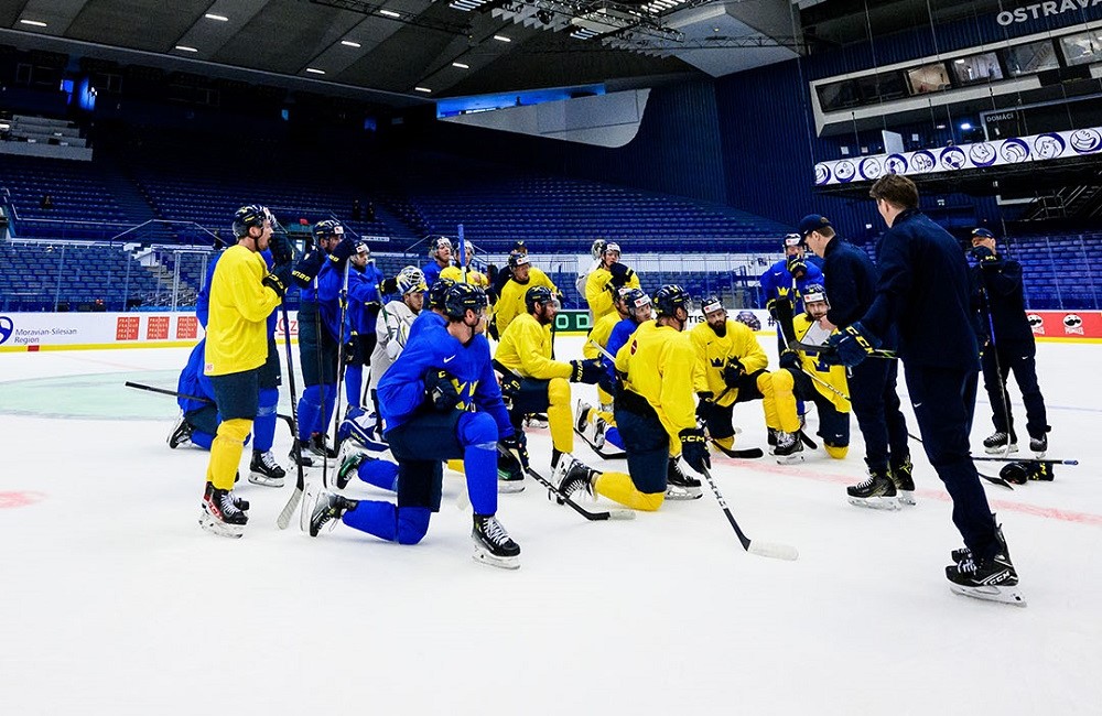 Шведская команда уже опробовала местный лед. Фото: Социальные сети сборной Швеции