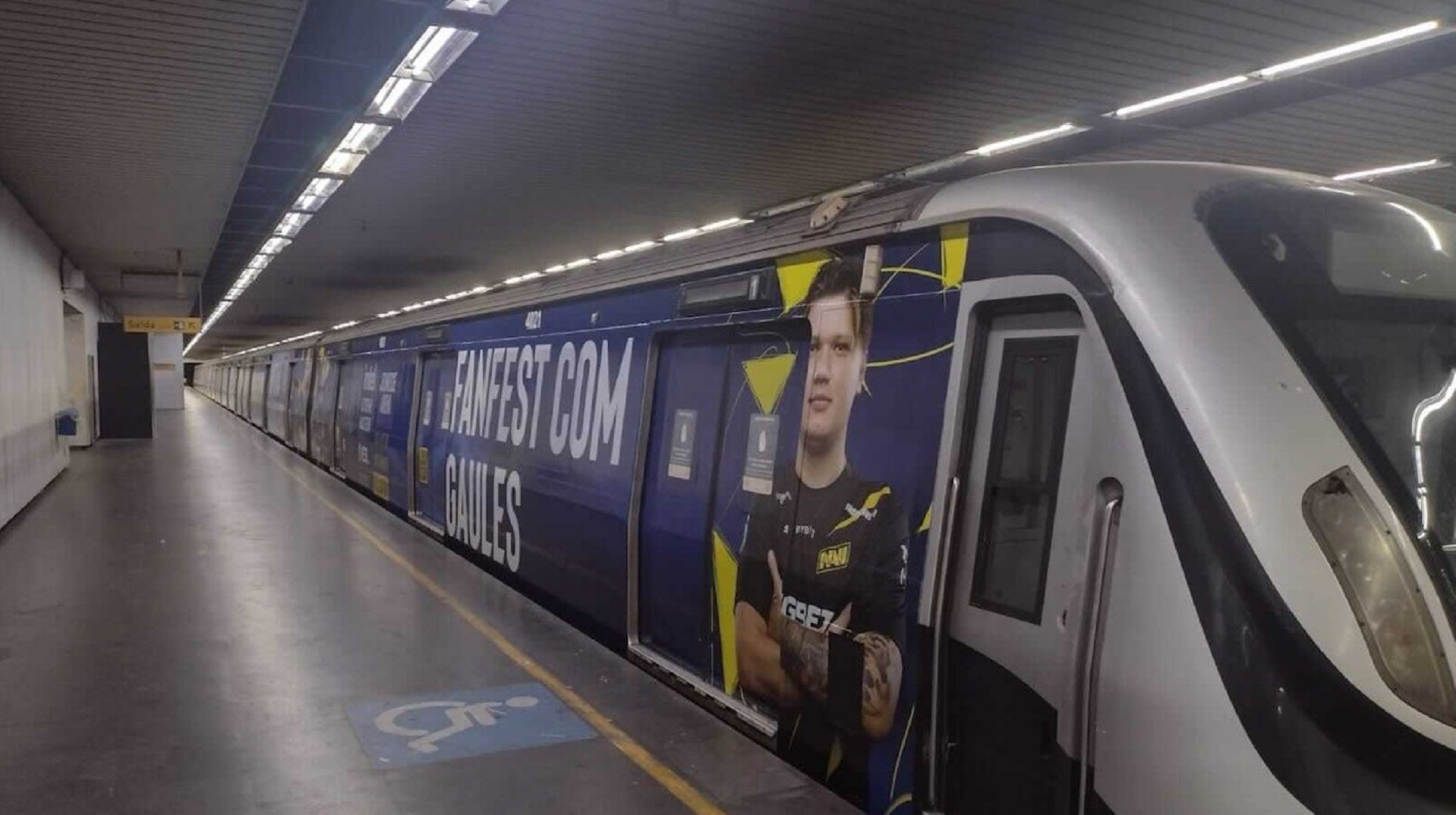 В метро Рио-де-Жанейро появилась реклама IEM Rio Major 2022 с s1mple