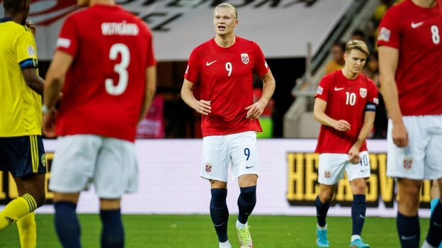 В Норвегии отменили футбольный матч из‑за протестов фанатов против VAR