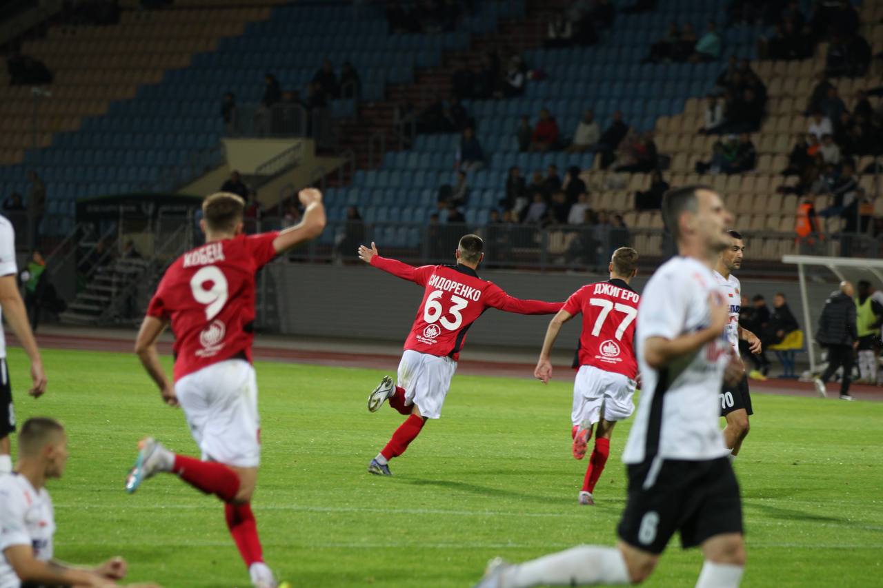 «Торпедо-БелАЗ» дважды спаслось от поражения в игре против мозырской «Славии»