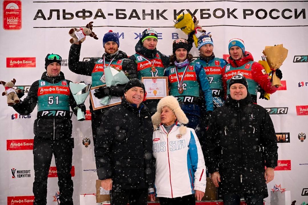 Топ-6 по итогам спринта. Второй справа в верхнем ряду — Дмитрий Абашев. Фото: СБР