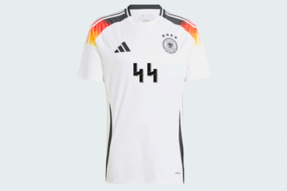 Adidas запретит №44 на форме сборной Германии из-за сходства с эмблемой СС