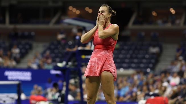 Соболенко сломала ракетку после матча с Гауфф и расплакалась во время награждения