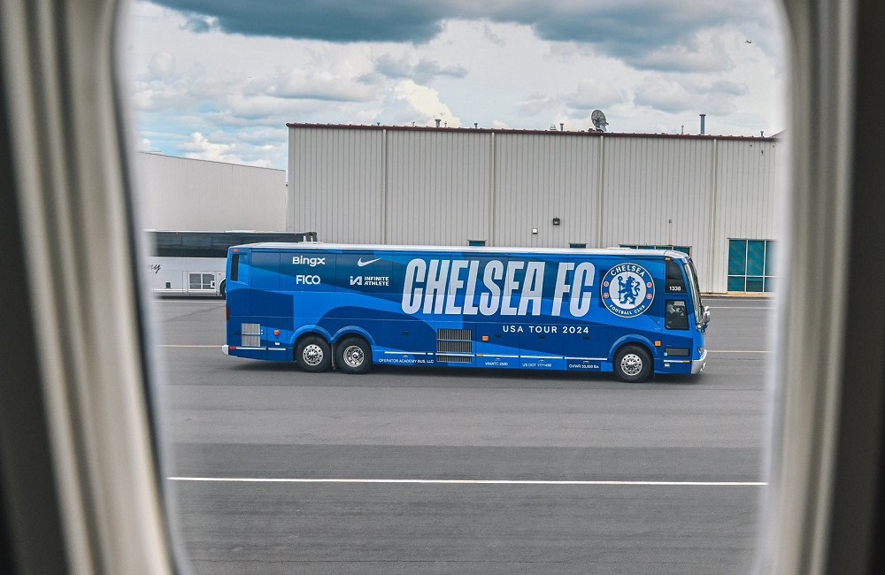 Лондонцы уже припарковали свой автобус. Фото: ФК «Челси»
