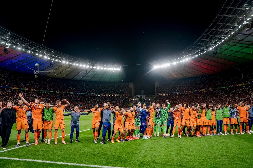Нидерланды после выхода в полуфинал. Фото: Королевский футбольный союз Нидерландов