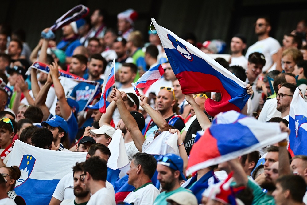 Сборная Словении может рассчитывать на солидную поддержку. Фото: Футбольный союз Словении