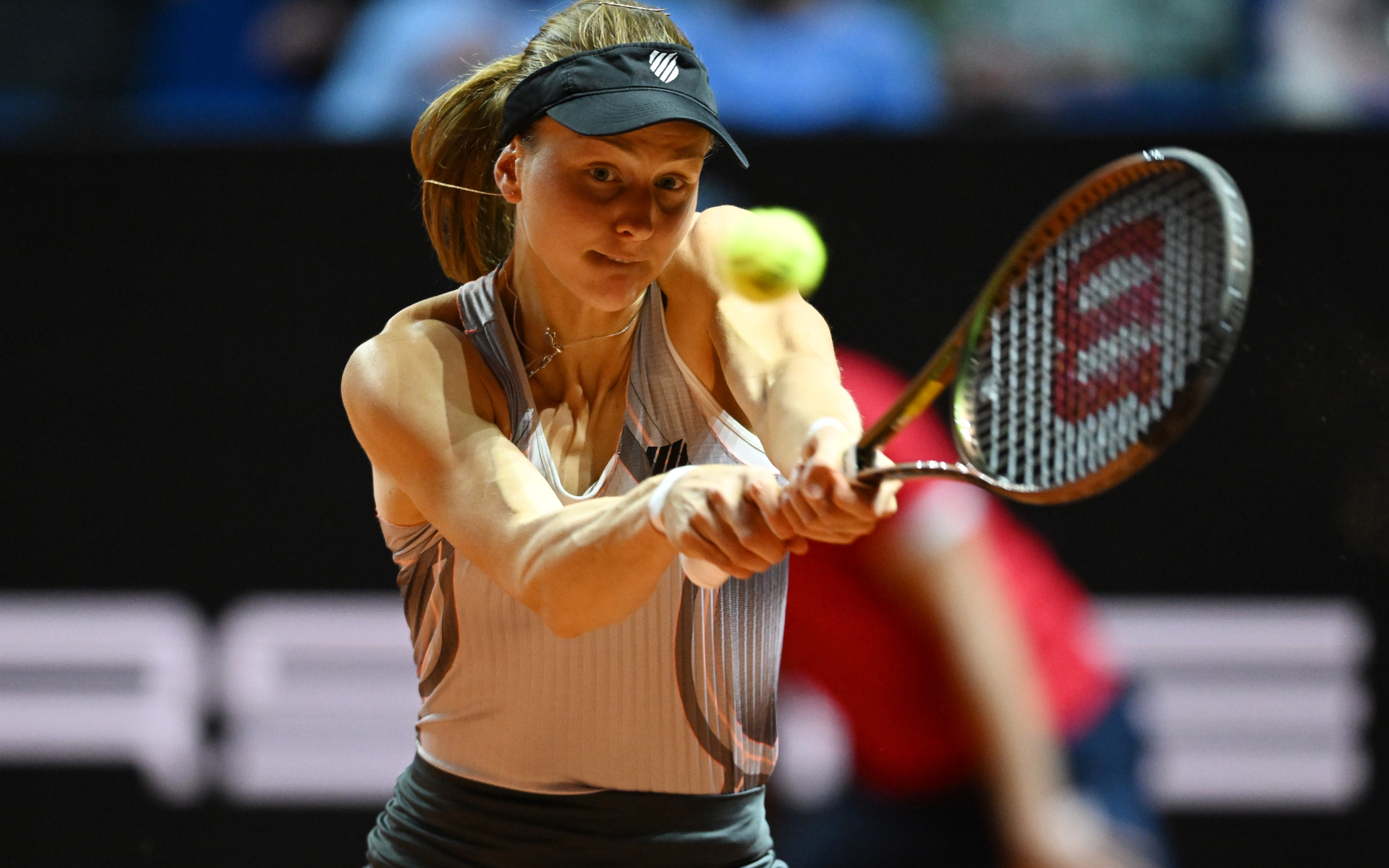 Российская теннисистка Самсонова обыграла Соболенко на турнире в Монреале