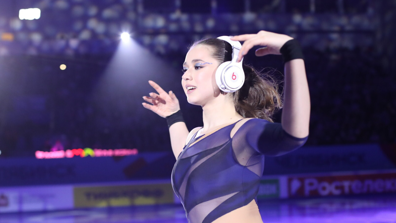 Камила Валиева впервые с начала дисквалификации приняла участие в ледовом шоу