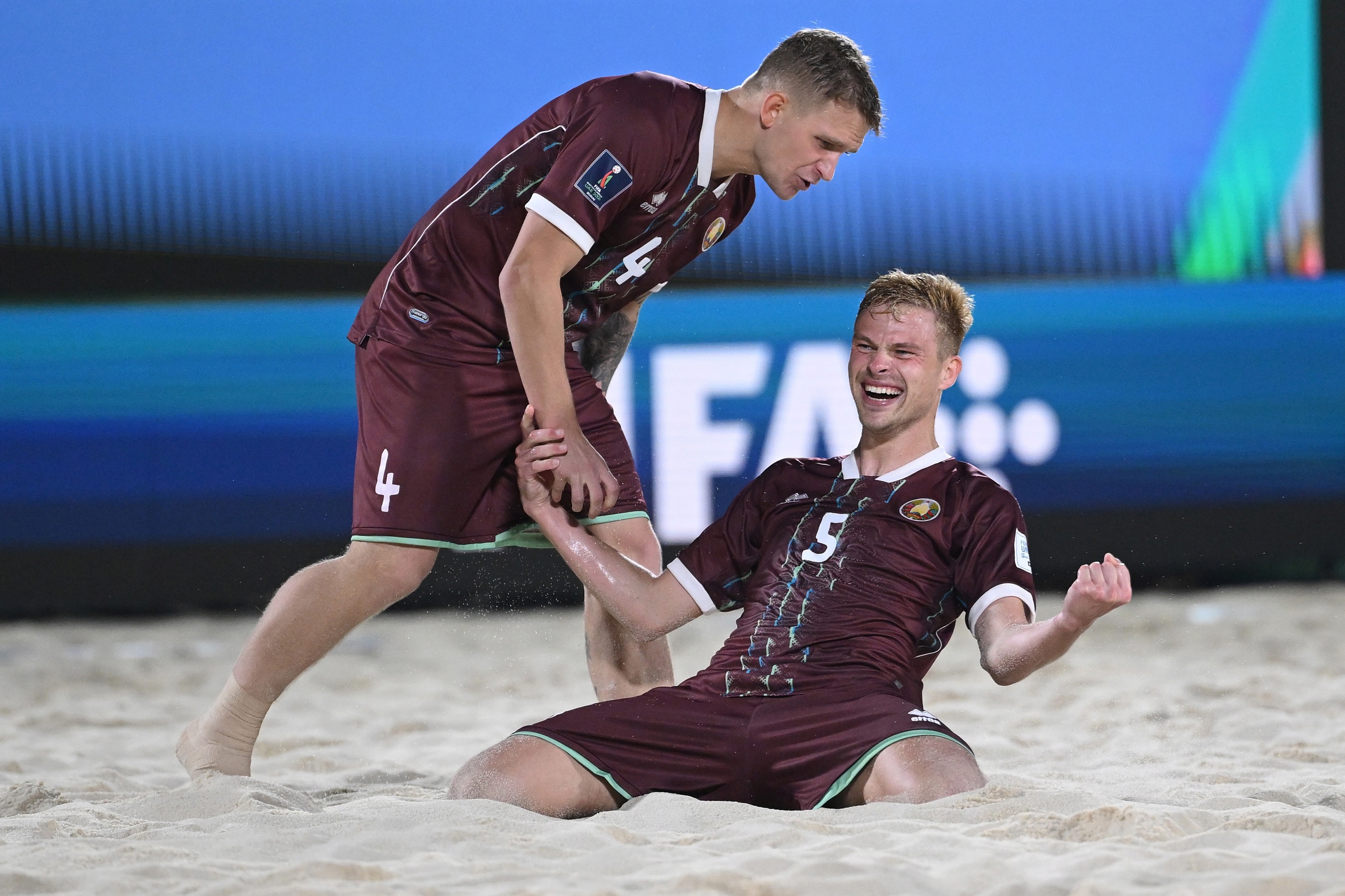 Белорусы сыграют с итальянцами в полуфинале чемпионата мира по пляжному футболу