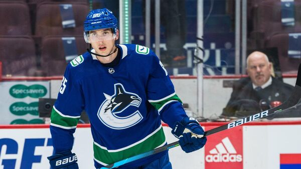 «Ванкувер» победил «Монреаль» в НХЛ, Михеев отметился шайбой