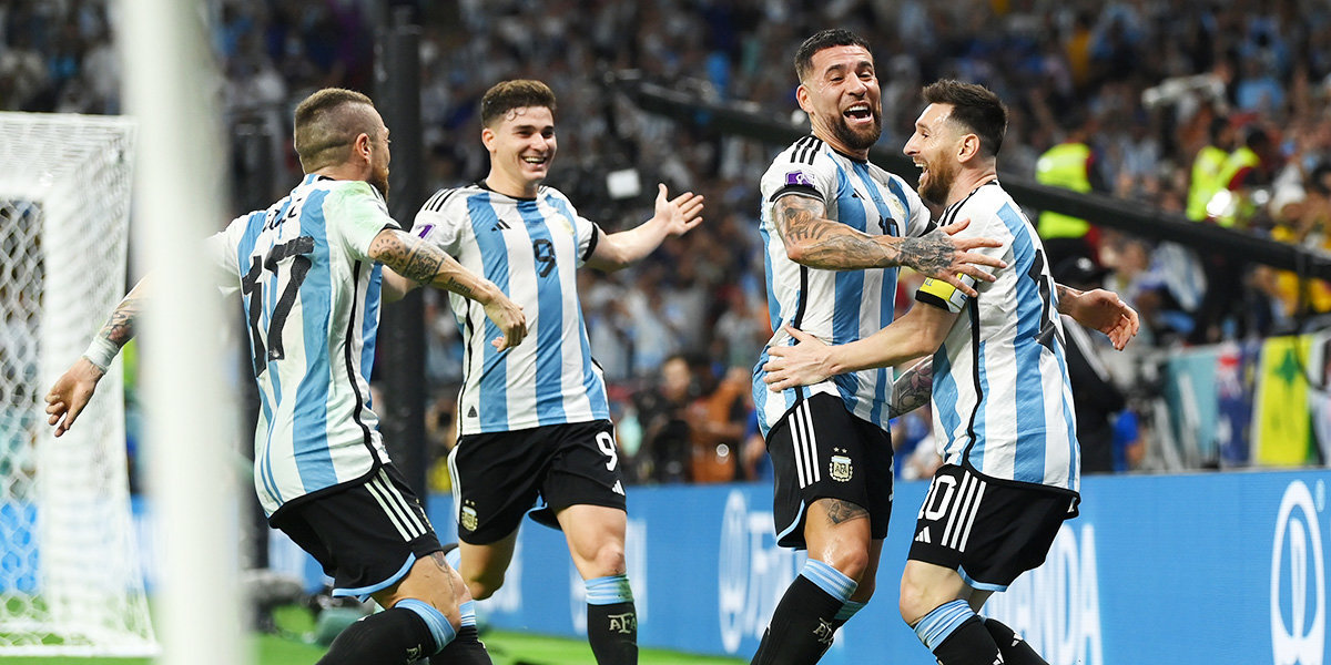 Сборная Аргентины со счетом 2:1 обыграла Австралию и вышла в четвертьфинал ЧМ-2022