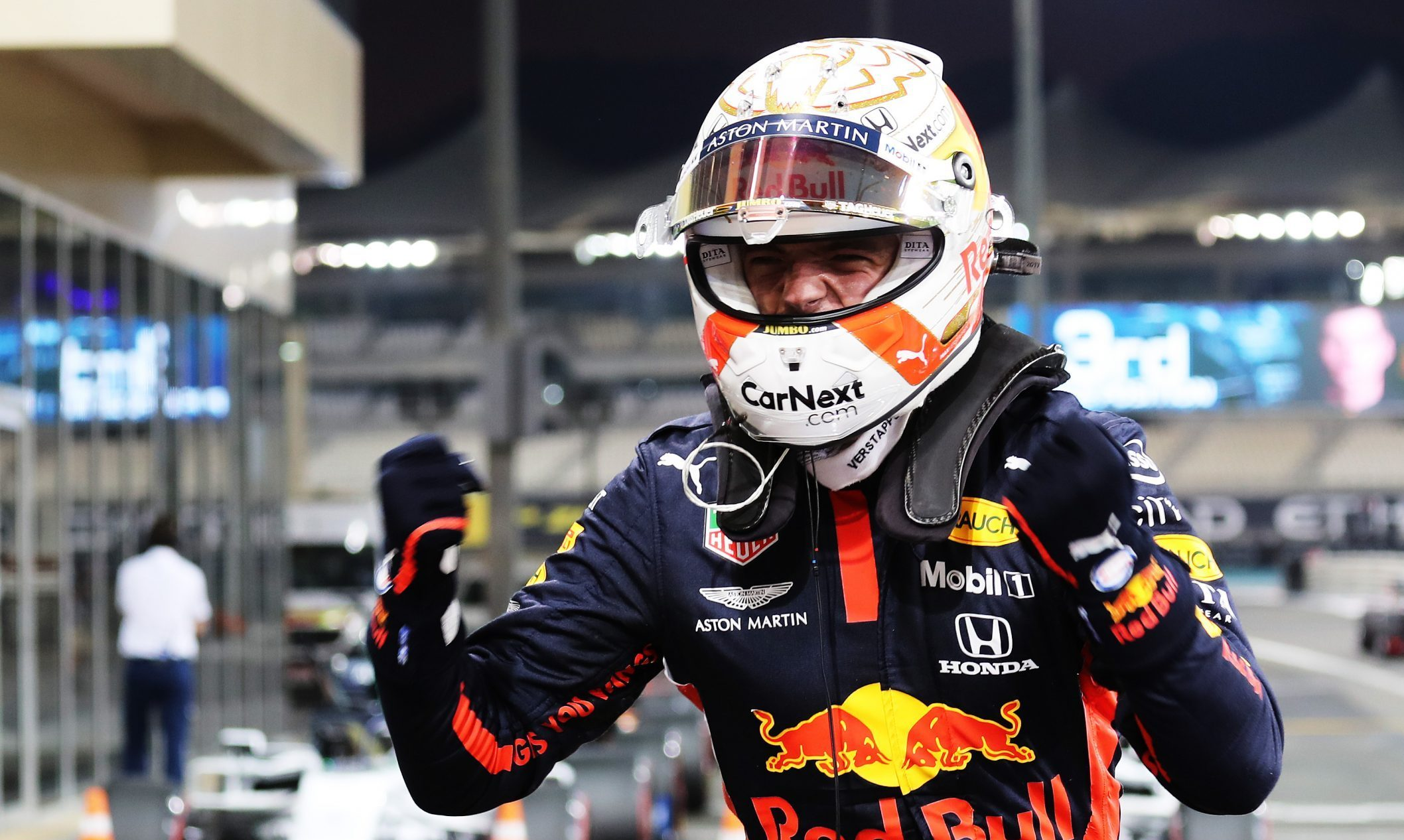 Ферстаппен выиграл Гран-при Абу-Даби и официально стал чемпионом «Формулы-1»