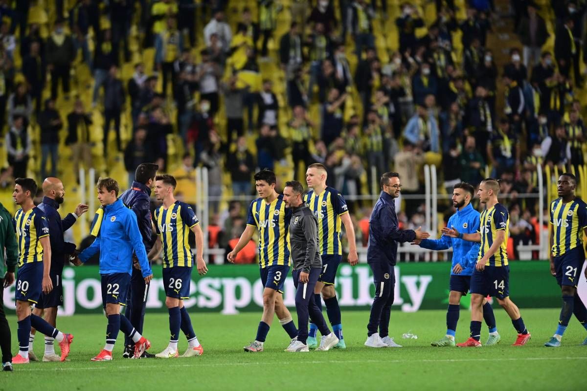 Трабзонспор – Фенербахче прогноз 17 октября: ставки и коэффициенты на матч чемпионата Турции