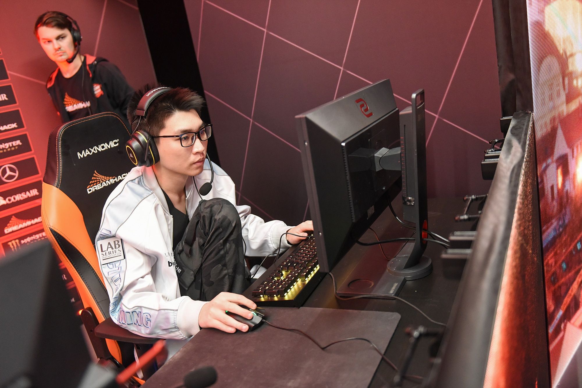 EHOME уступила Invictus Gaming в высшем дивизионе DPC-лиги для Китая